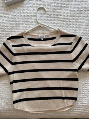LE LIS Striped Short Sleeve Sweater - Cream & Black